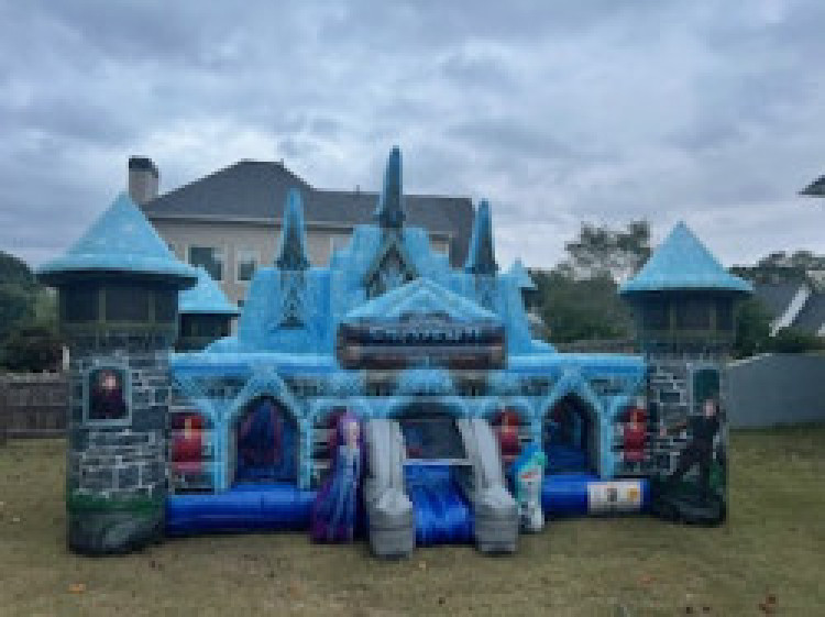 Disney Frozen 2 XL Castle